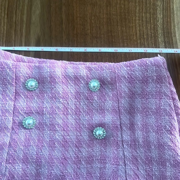 NWOT plaid skort with faux pearl buttons 🩷 New without tags. Ladies small - Picture 7 of 10
